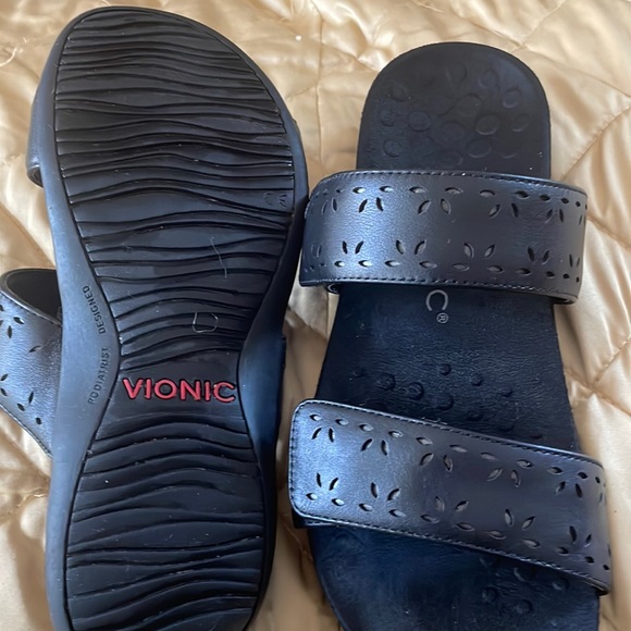VIONIC 6.5 Velcro #2. Straps across LNWOT podiatrist design sandal - Picture 9 of 10